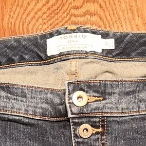 torrid Jeans - Torrid Button Fly Distressed Skinny Jeans 22 torrid Jeans - Torrid Button Fly Distressed Skinny Jeans 22